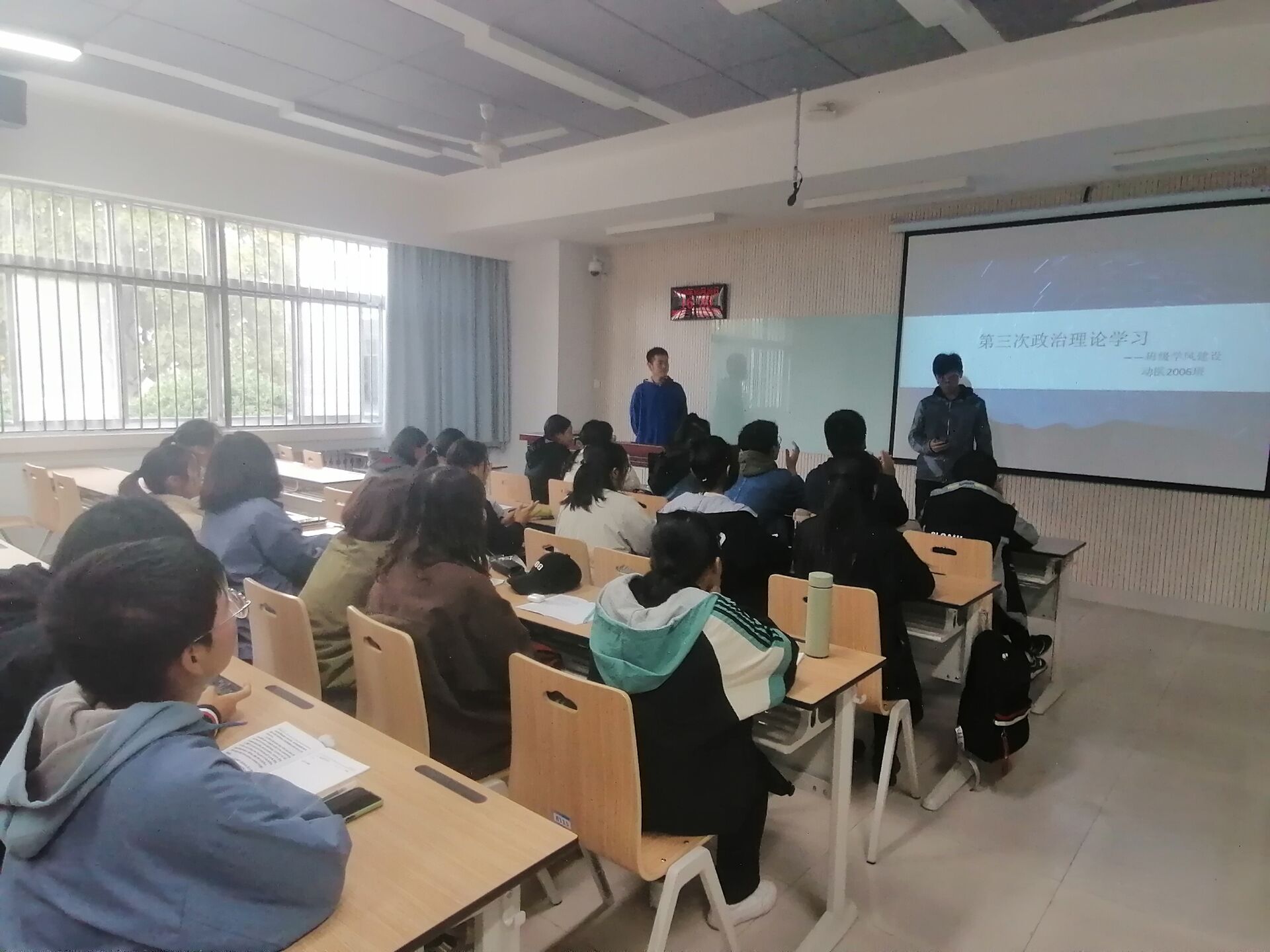 b7c1b6f16e094f21af89e7c9b3b162a9.jpg b7c1b6f16e094f21af89e7c9b3b162a9.jpg