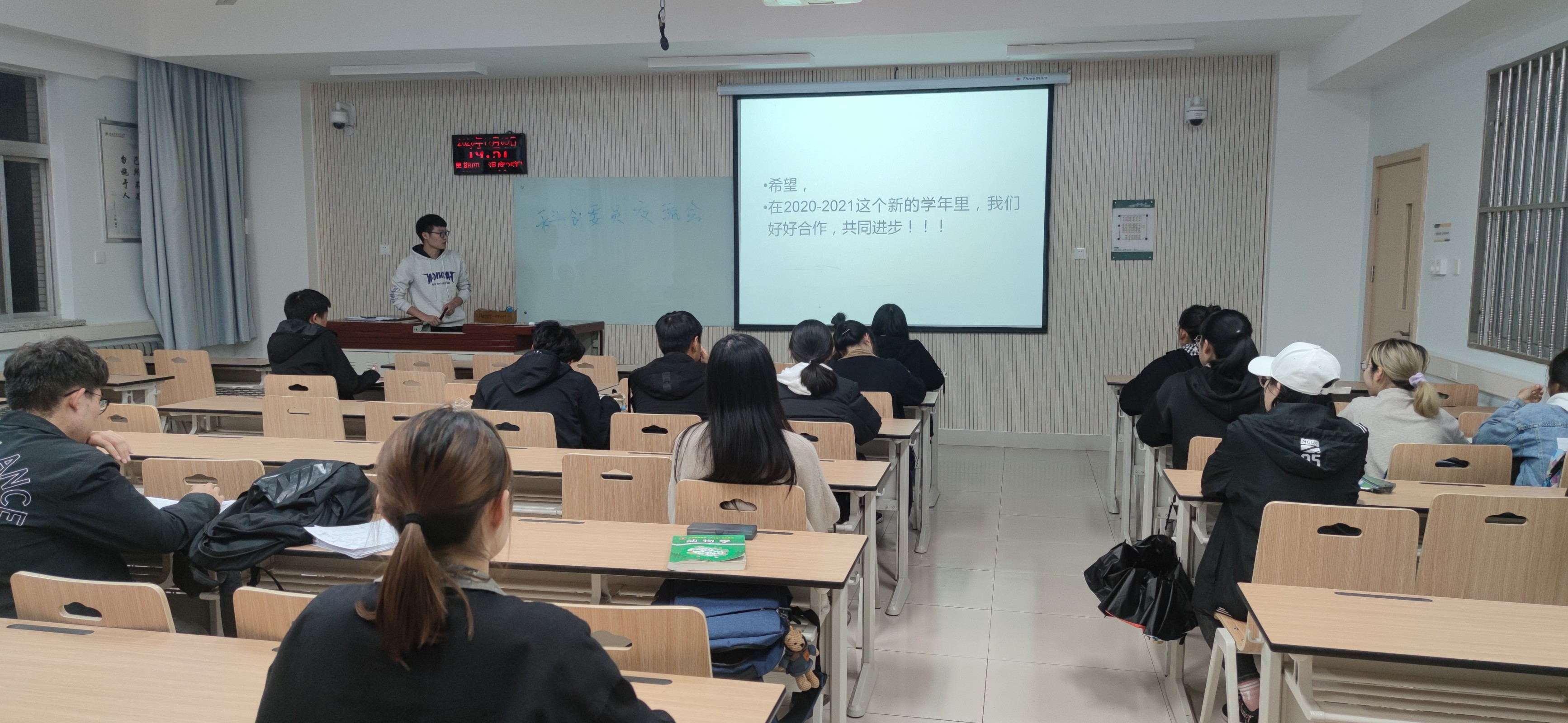 f6c8cdbcfdf34fc785636d17d14b80e5.jpg f6c8cdbcfdf34fc785636d17d14b80e5.jpg