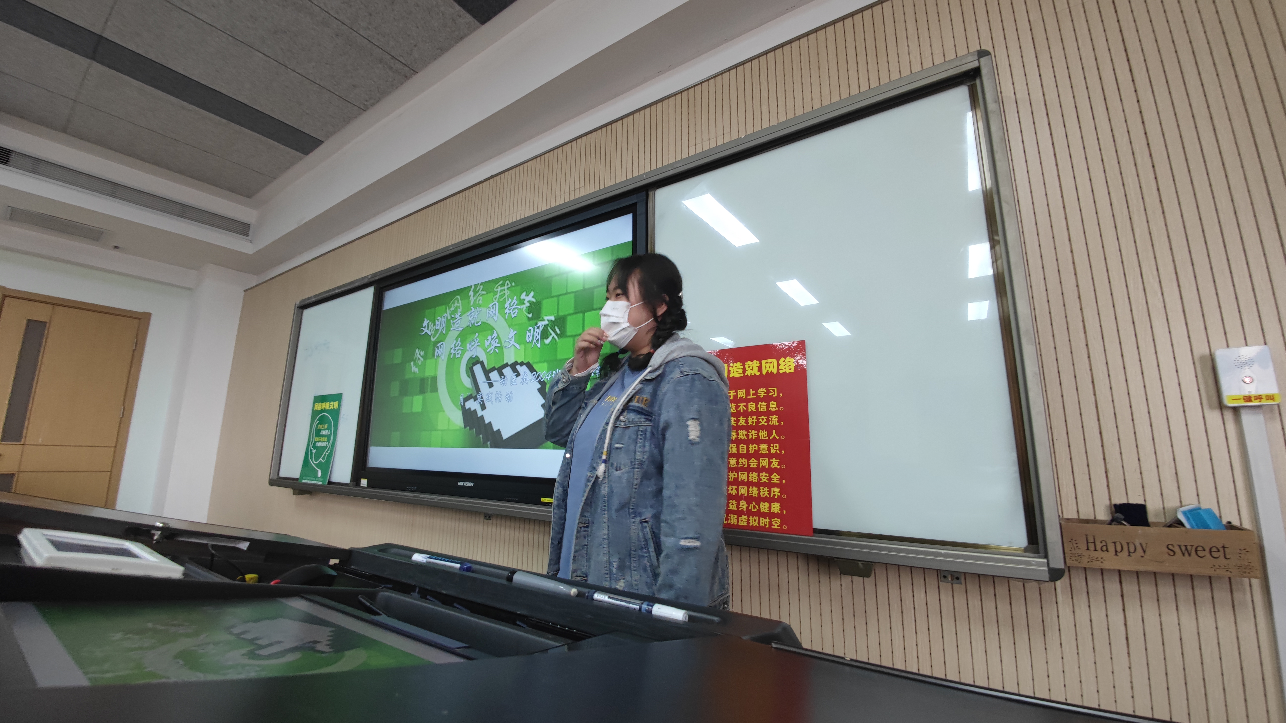 e86d85783ab94f56b2bdd52e744cc3ea.jpg e86d85783ab94f56b2bdd52e744cc3ea.jpg