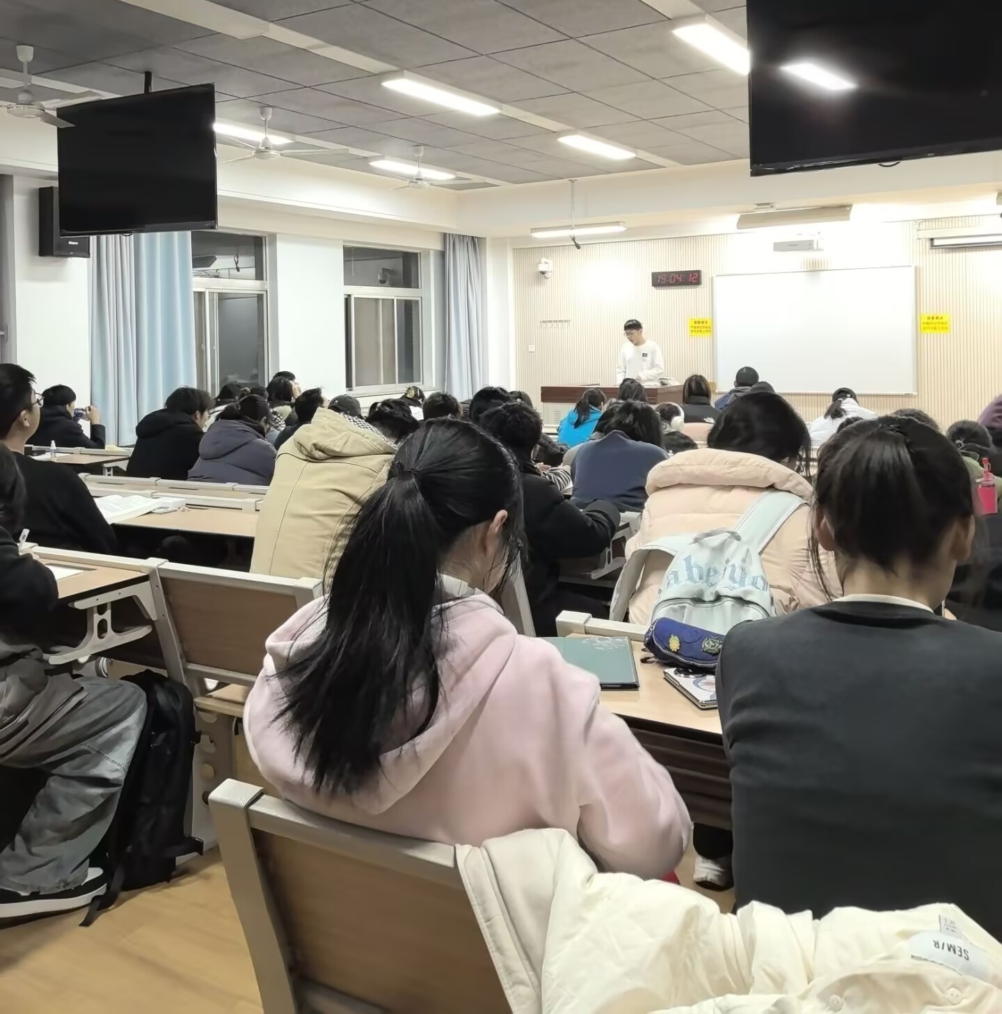 化学小老师课堂 .jpg