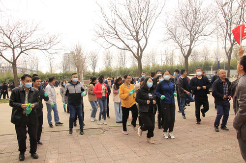 2cbe6c6ae2b84891b68e13126d2f42b4.jpg 热身_副本.jpg