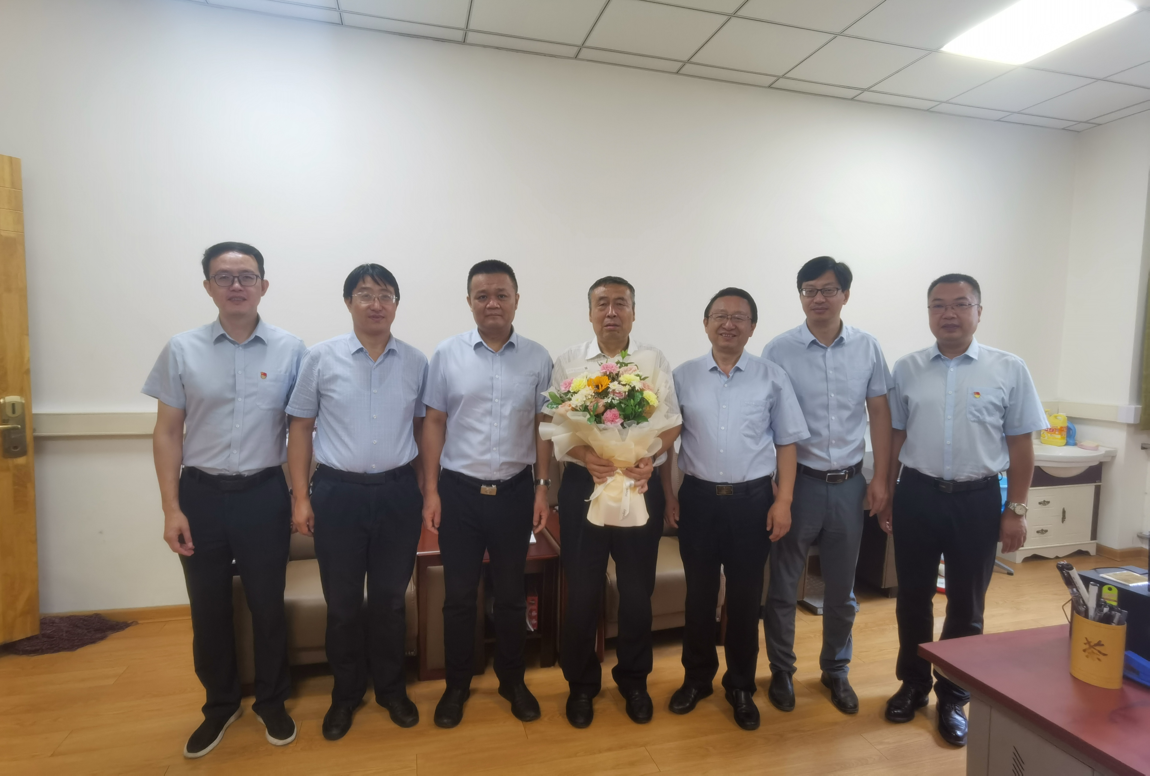 c77bbdc35bc34757ac5c0ac94e9ef136.jpg c77bbdc35bc34757ac5c0ac94e9ef136.jpg