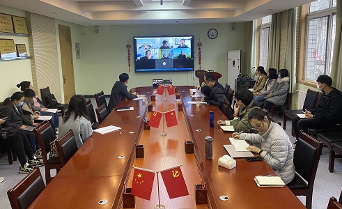 2a4869dc95a14bd29268111c8c2bc89d.jpg 预答辩专家组会议.JPG