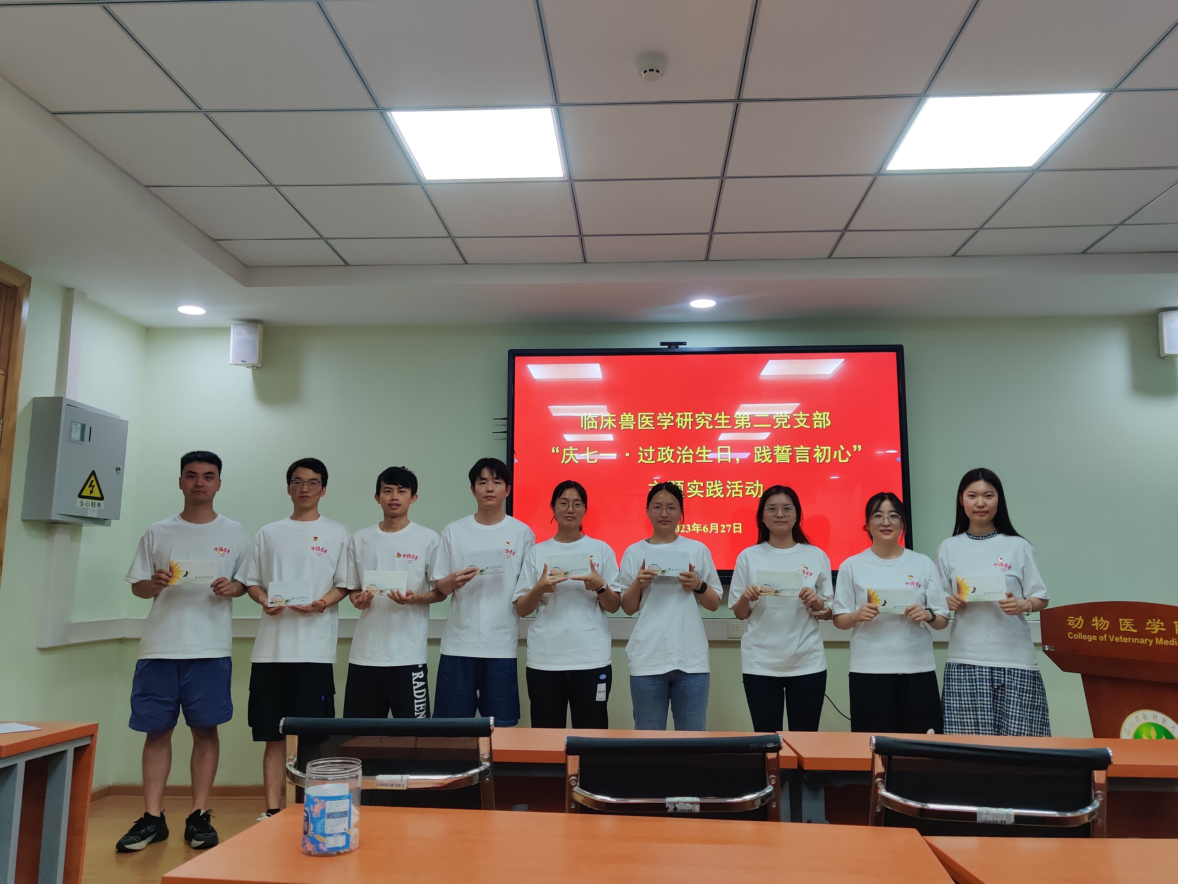 9feb189969b547d4b85e3bde9f87707d.jpg 9feb189969b547d4b85e3bde9f87707d.jpg